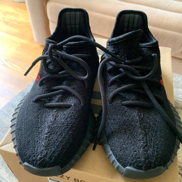 Yeezy boost 350 V2 size 4 men/ 6 women